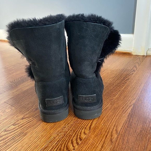 Ugg Bailey Button Black - Picture 3 of 12